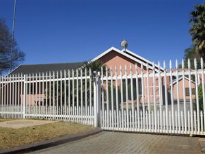 3 Bed House in Risiville