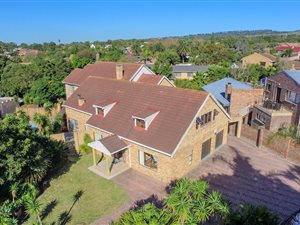 9 Bed House in Kragga Kamma