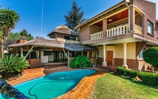 5 Bedroom House in Noordheuwel