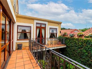 4 Bed Cluster in Waterkloof