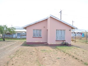 2 Bedroom House in Mlungisi