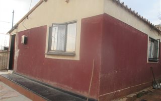 1 Bedroom House in Bram Fisherville