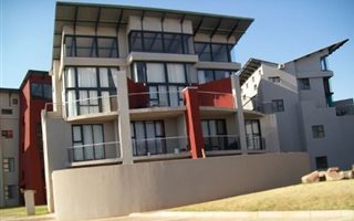2 Bedroom Apartment in Rooihuiskraal