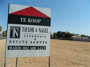 920 m² Land available in Flora Park