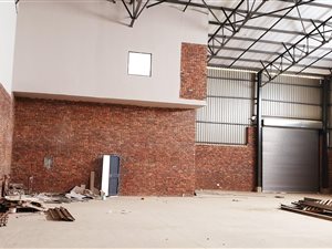 689 m² Industrial space in Cosmo City