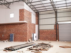 689 m² Industrial space in Cosmo City