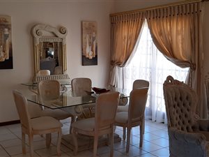 3 Bed House in Mandela View