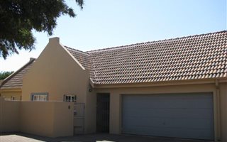 2 Bedroom Simplex in Wierda Crest Estate