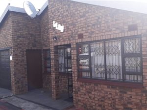 3 Bed House in KwaMashu