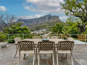 5 Bed House in Higgovale