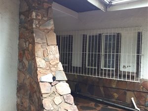 3 Bedroom House in Linden