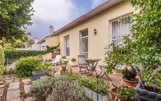 2 Bedroom House in Claremont