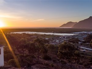 900 m² Land available in Sunnydale