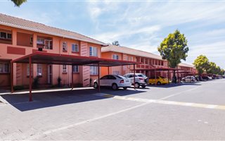 2 Bedroom Apartment in Edenglen