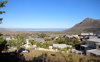 2442 m² Land available in Belvedere
