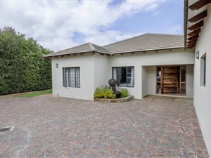 3 Bedroom House in Dennegeur