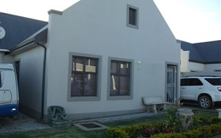 3 Bedroom House in Roux Park