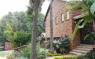 5 Bedroom House in Elarduspark
