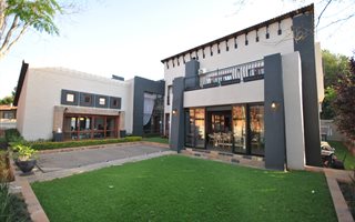 5 Bedroom House in Mooikloof Gardens
