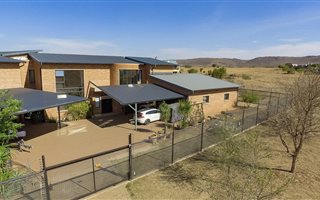 5 Bedroom House in Honingklip AH