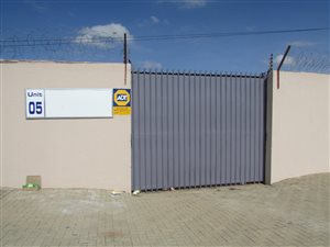 300 m² Commercial space in Ladanna