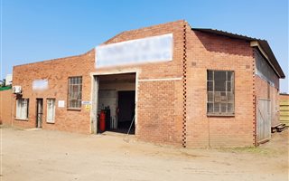 300 m² Industrial space in Tongaat Central