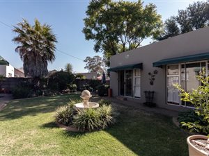 7 Bed House in Crown Gardens