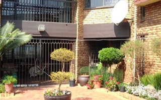 5 Bedroom House in Laudium
