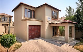 2 Bedroom House in Kyalami Hills