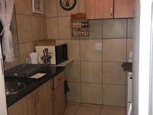 1 Bed Garden Cottage in Strubens Valley Ext. 1