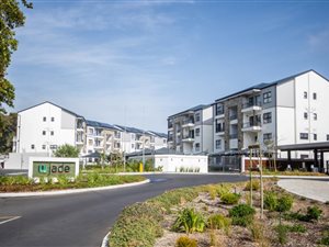 2 Bed Apartment in Paardevlei