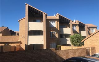 2 Bedroom Townhouse in Lyttelton Manor