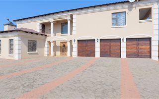 6 Bedroom House in Cultura Park
