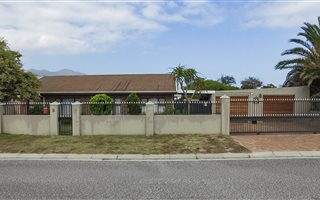 3 Bedroom House in Dobson