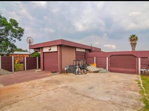 4 Bed House in Noycedale