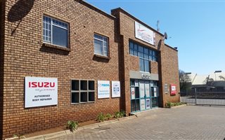 2438 m² Industrial space in Rooihuiskraal
