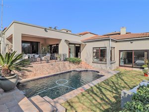 4 Bed House in Maroeladal