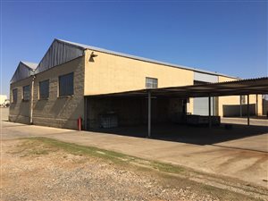 880 m² Industrial space in Vulcania