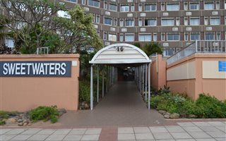 2 Bedroom Apartment in Amanzimtoti
