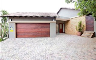 3 Bedroom House in Sonheuwel
