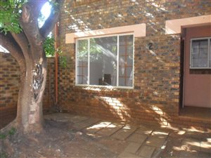 1 Bed Townhouse in Hennopspark