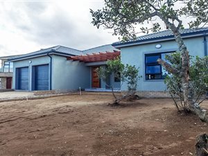 3 Bed House in Stilbaai