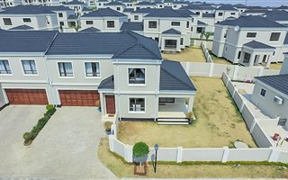 3 Bedroom Duplex in Summerset