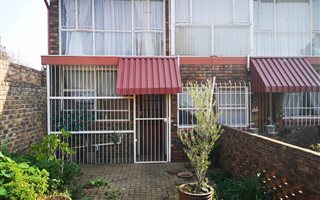 2 Bedroom Townhouse in Clubview