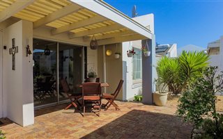 3 Bedroom House in Waves Edge