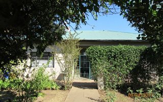 3 Bedroom House in Bedford