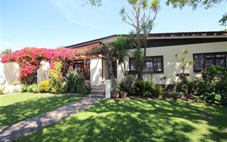 3 Bedroom House in Mangold Park