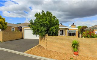 2 Bedroom Townhouse in Durbanville