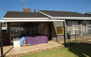 5 Bedroom House in Dersley