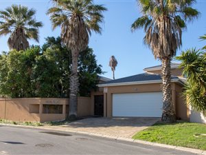 4 Bed House in Parklands